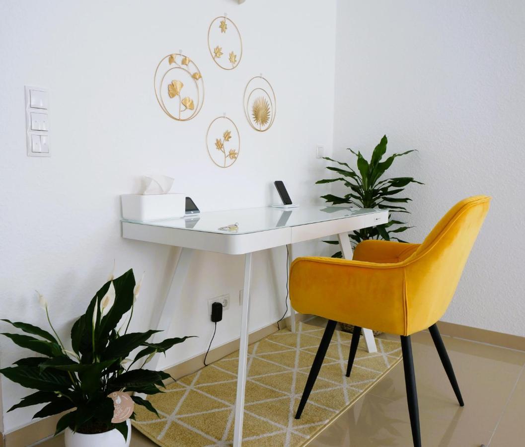 Mein Apartment Flowers Mit Kamin, Bis 10 Personen Frankenthal  Bagian luar foto