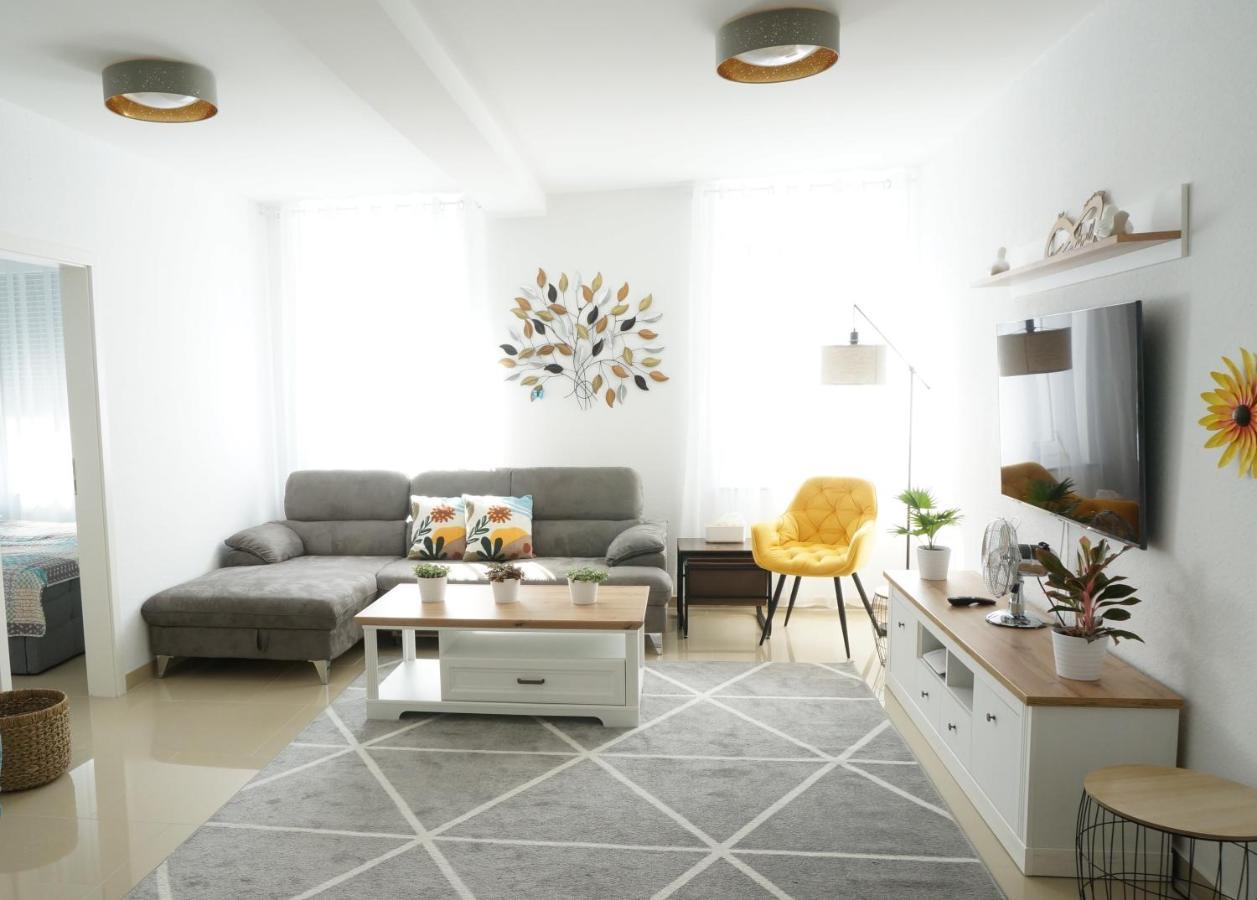 Mein Apartment Flowers Mit Kamin, Bis 10 Personen Frankenthal  Bagian luar foto