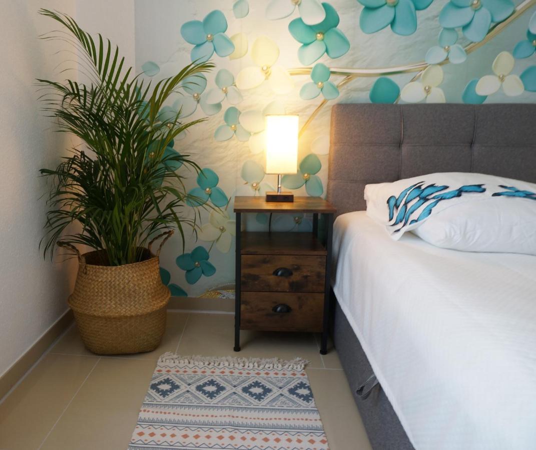 Mein Apartment Flowers Mit Kamin, Bis 10 Personen Frankenthal  Bagian luar foto